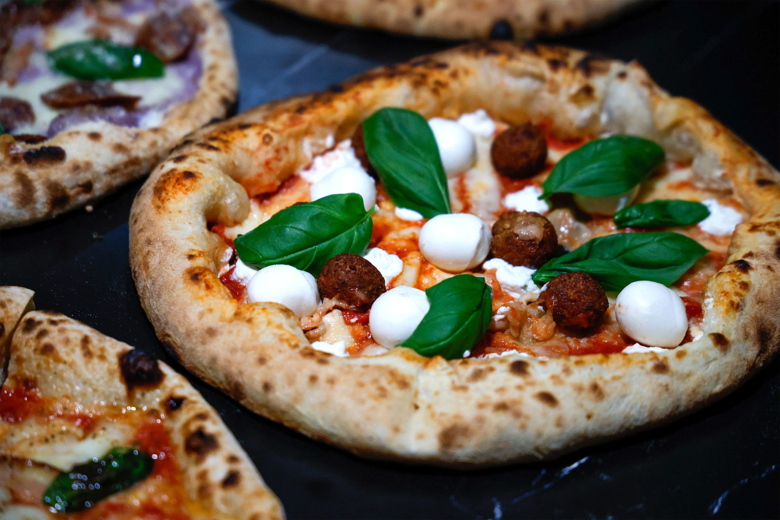 Pizza napoletana della Premiata Pizzeria Feola Massimiliano
